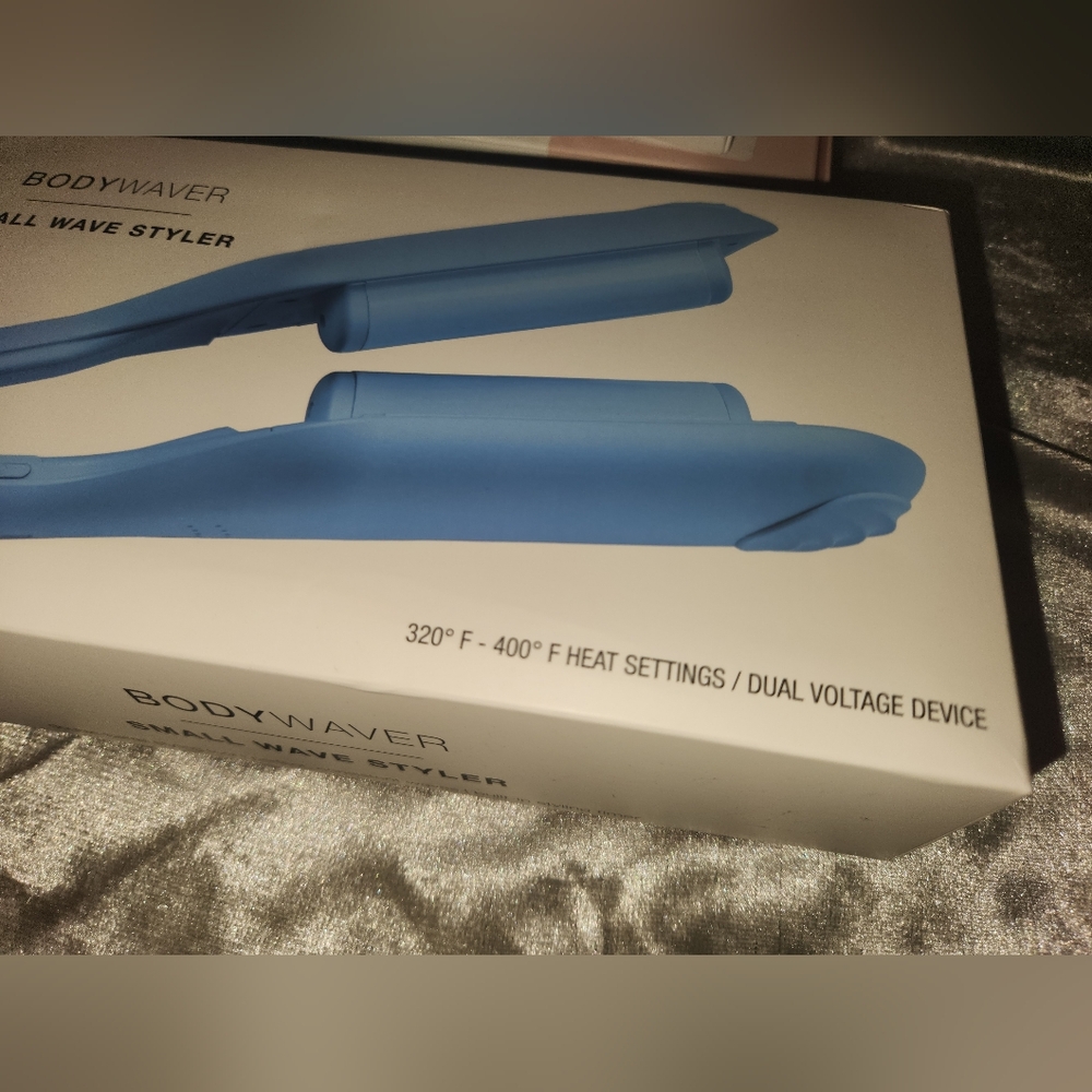 NEW In Box- Calista BodyWaver Small Wave Styler, Blue,Hair Tool,Beauty - Picture 2 of 10